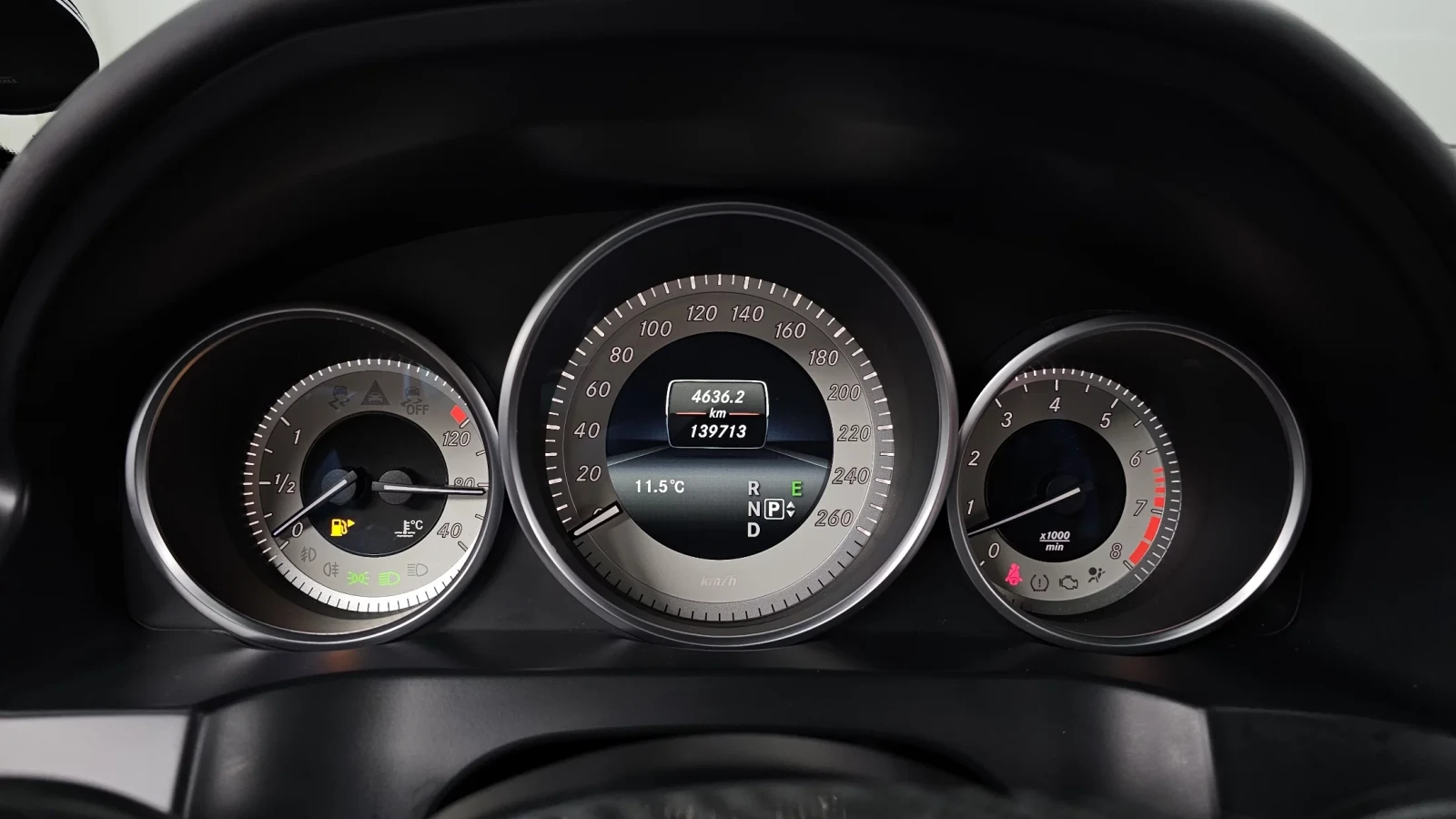 Mercedes-Benz E 400 AMG V6 Biturbo/ CARFAX, снимка 13 - Автомобили и джипове - 54758167