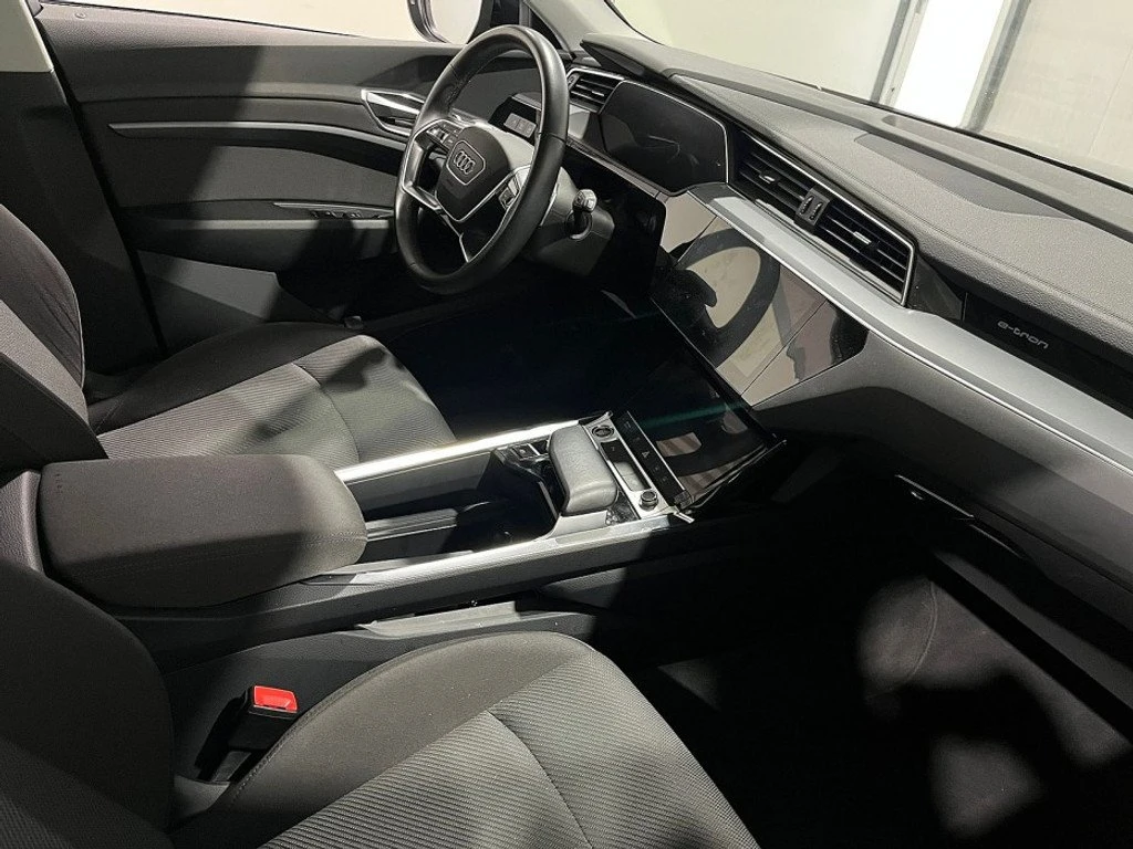 Audi E-Tron Лизинг, снимка 7 - Автомобили и джипове - 54852940