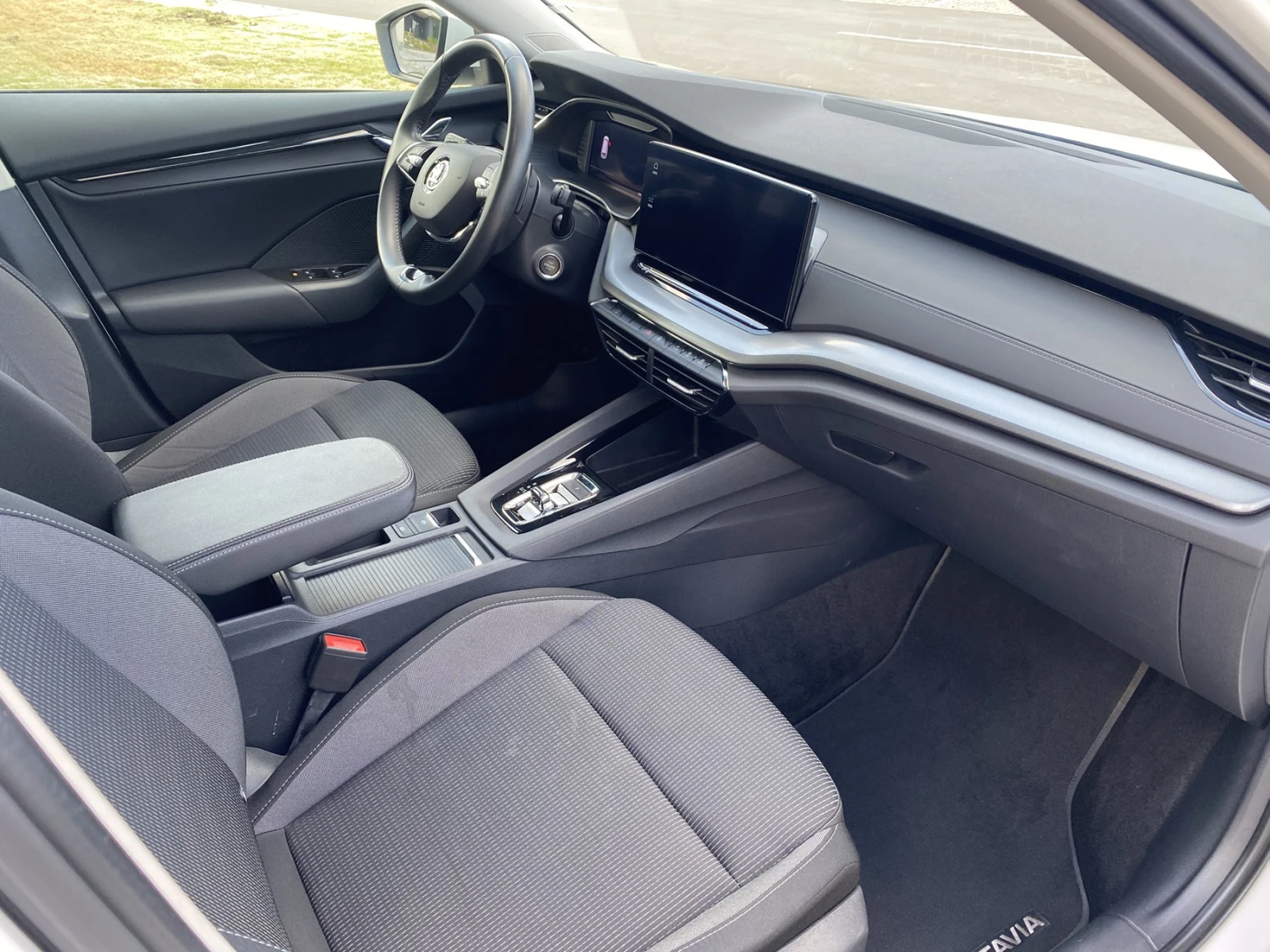 Skoda Octavia 2.0 TDI/ DSG/ Ambition/ Combi, снимка 11 - Автомобили и джипове - 55079112