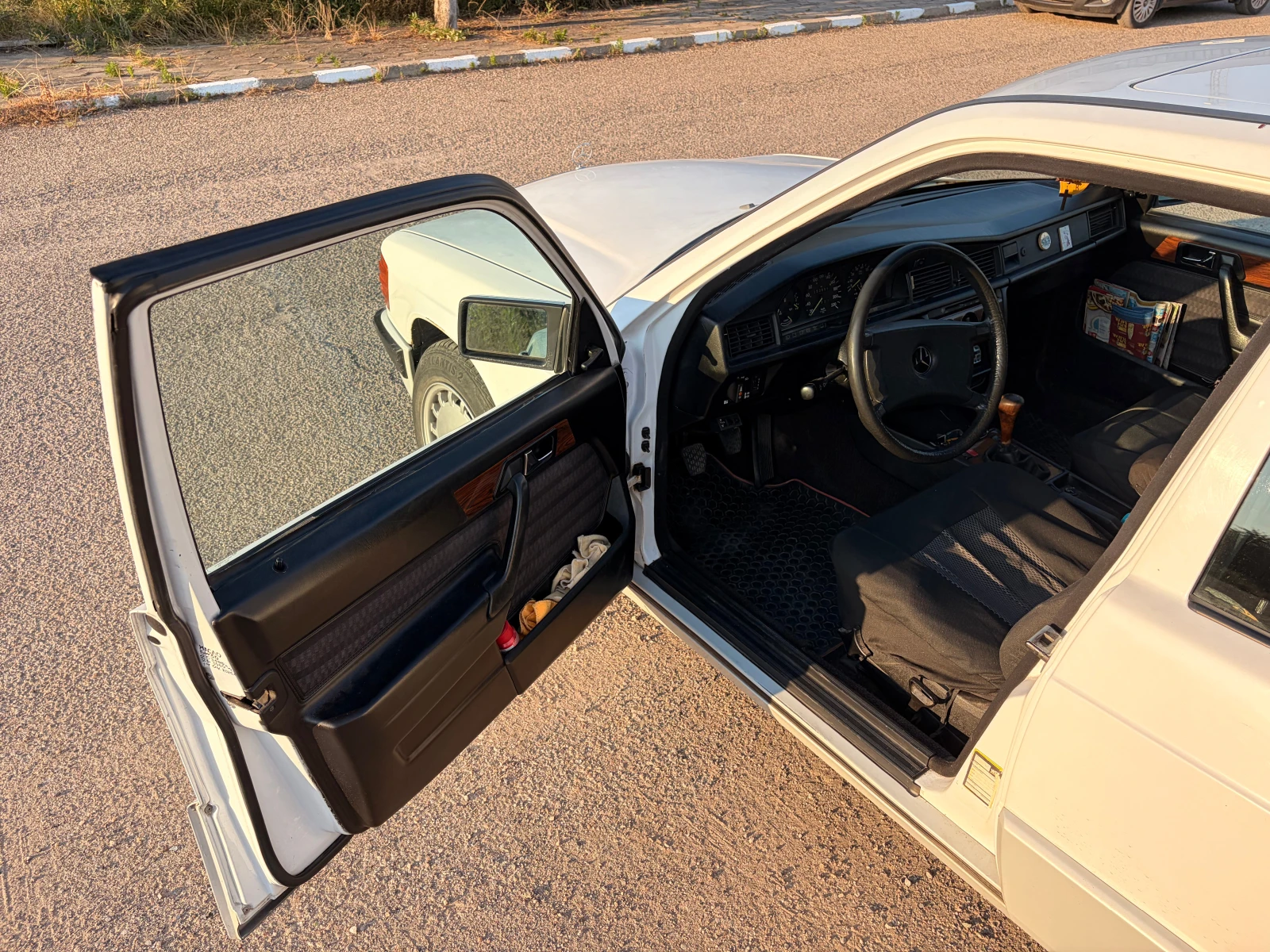 Mercedes-Benz 190, снимка 12 - Автомобили и джипове - 55079338