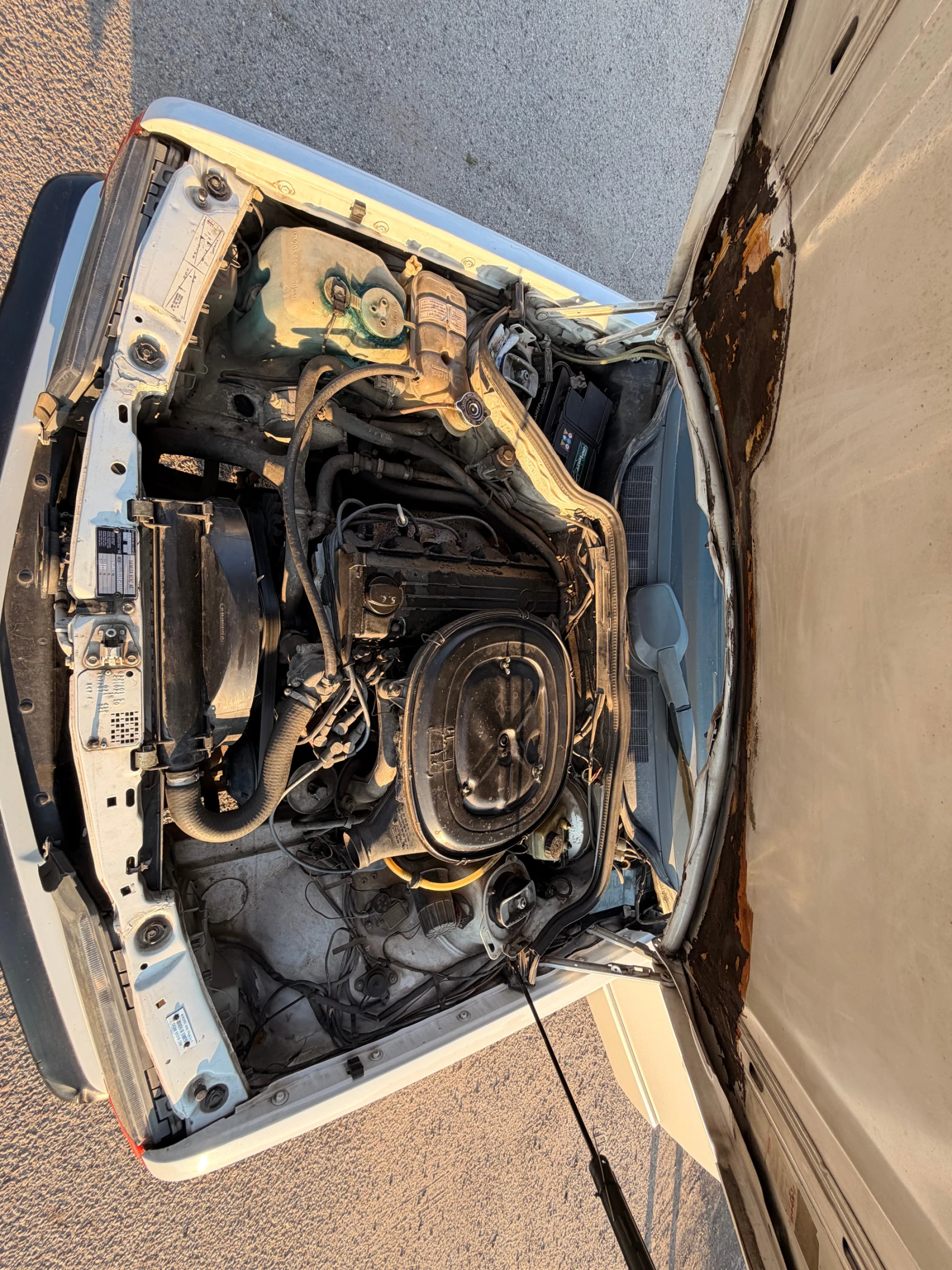 Mercedes-Benz 190, снимка 14 - Автомобили и джипове - 55079338