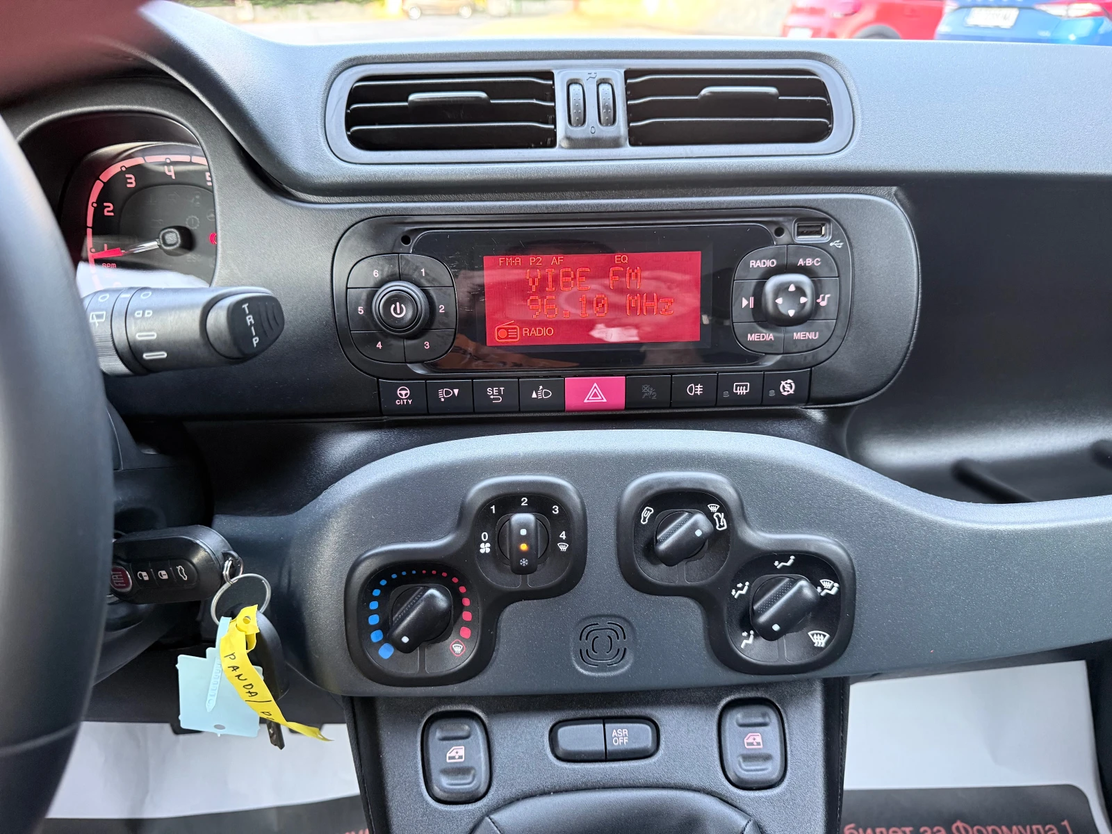 Fiat Panda 1.2i* 70k.c.Euro6* 41000km* , снимка 13 - Автомобили и джипове - 55711375