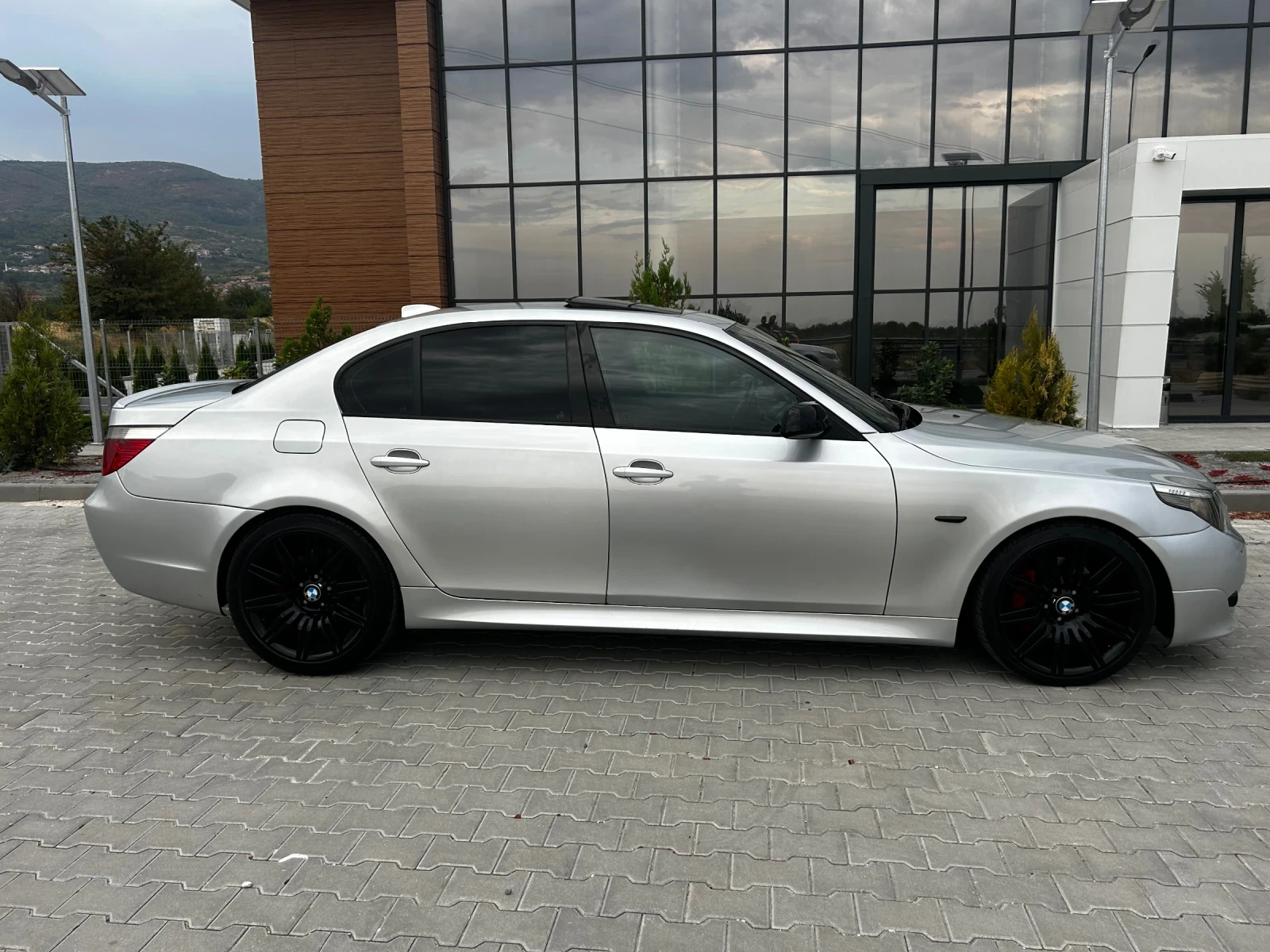 BMW 530, снимка 5 - Автомобили и джипове - 56047587