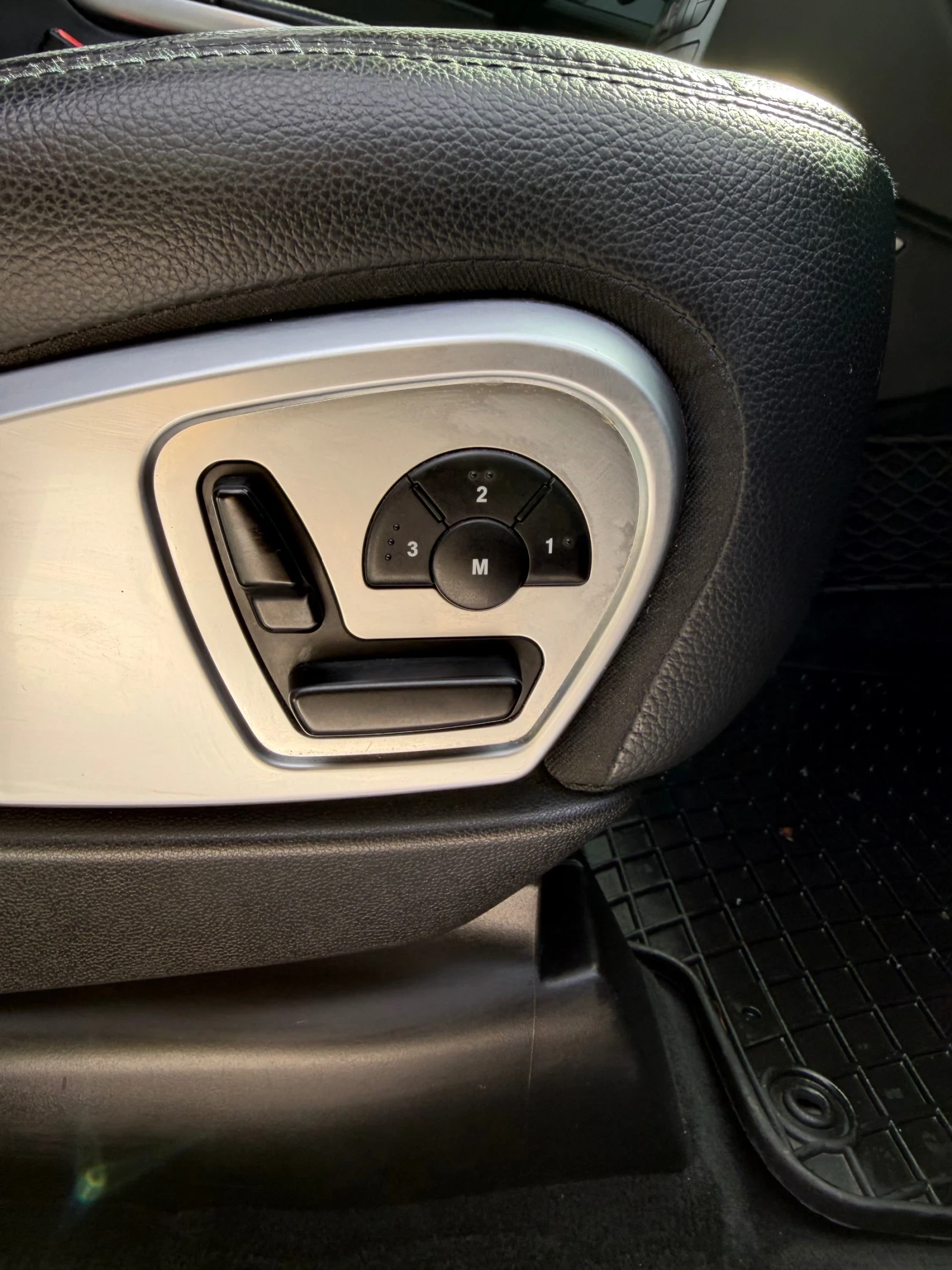 Mercedes-Benz ML 550 5.5, снимка 12 - Автомобили и джипове - 56247893