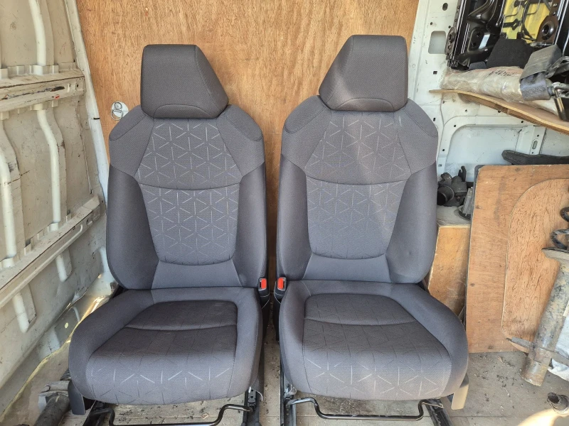 Toyota Rav4 2.5 HYBRID, снимка 8 - Автомобили и джипове - 51964005