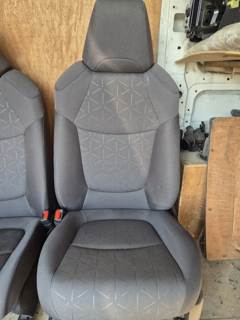 Toyota Rav4 2.5 HYBRID, снимка 10 - Автомобили и джипове - 51964005