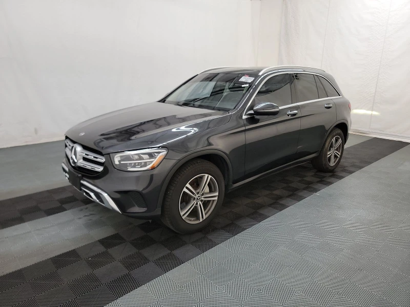 Mercedes-Benz GLC 300 4MATIC* Ambient* Панорама* Подгрев* М.точка* , снимка 1 - Автомобили и джипове - 47418802