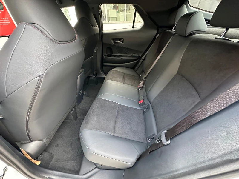 Toyota C-HR 2.0* HYBRID* GR-SPORT* AWD* DISTR* LED* CAM* , снимка 11 - Автомобили и джипове - 50268514