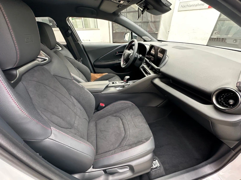 Toyota C-HR 2.0* HYBRID* GR-SPORT* AWD* DISTR* LED* CAM* , снимка 10 - Автомобили и джипове - 50268514