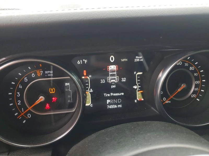 Jeep Wrangler 3.6L 6 4x4 w/Rear Wheel Drv, снимка 14 - Автомобили и джипове - 53598706