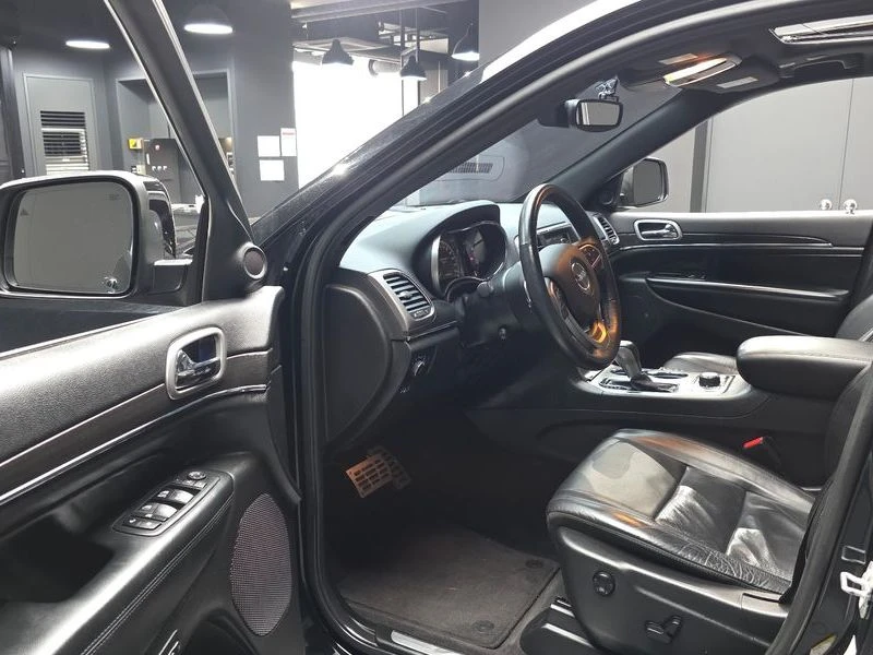 Jeep Cherokee 3.6 Limited| 295к.с.| ВКЛ.ТЕХНОТЕСТ, снимка 10 - Автомобили и джипове - 55130389