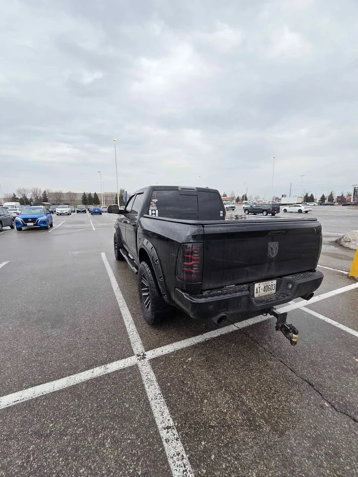Dodge RAM 1500 * АВТОКРЕДИТ БЕЗ ПЪРВОНАЧАЛНА ВНОСКА * , снимка 4 - Автомобили и джипове - 55823179