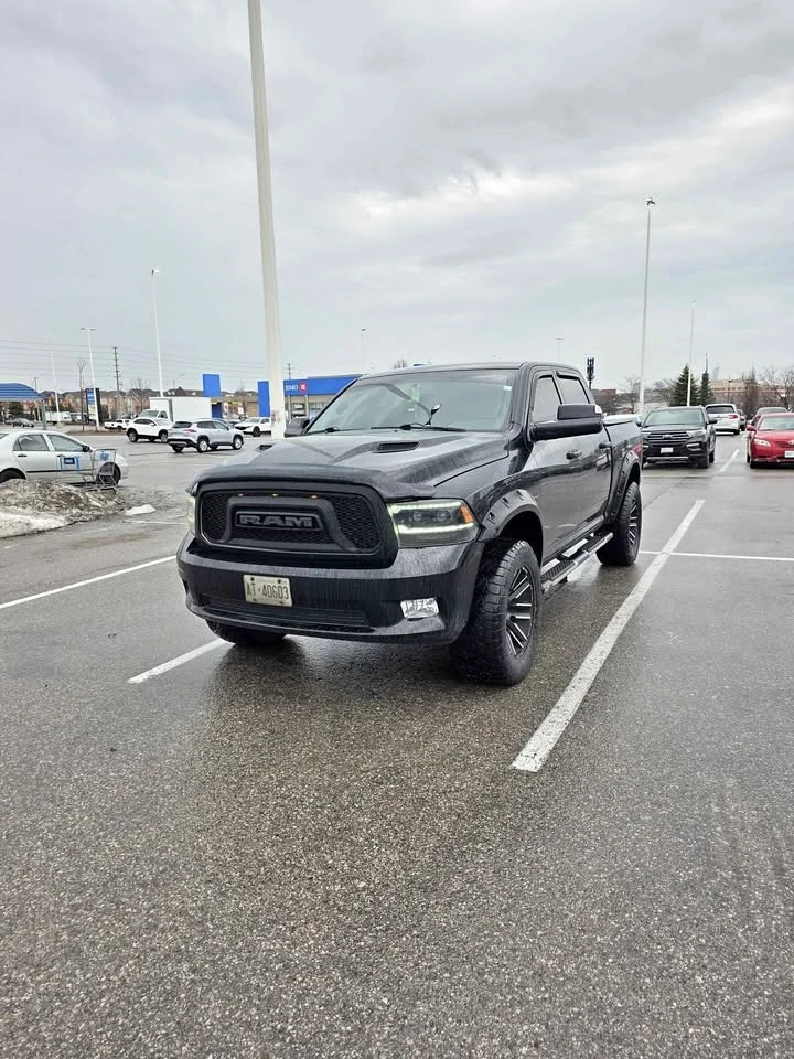 Dodge RAM 1500 * АВТОКРЕДИТ БЕЗ ПЪРВОНАЧАЛНА ВНОСКА * , снимка 2 - Автомобили и джипове - 55823179