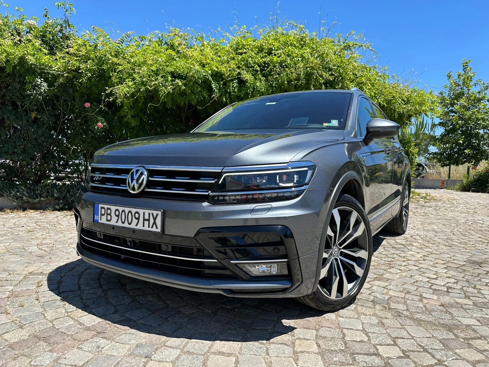 VW Tiguan 2, 0 TSI 4х4 R-Line - изображение 2