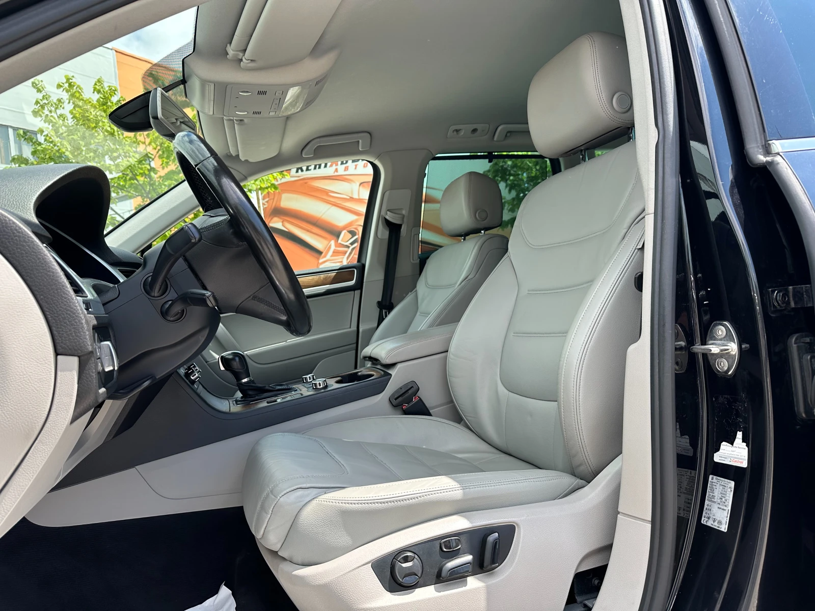 VW Touareg 3.0d 245 к.с. - изображение 8