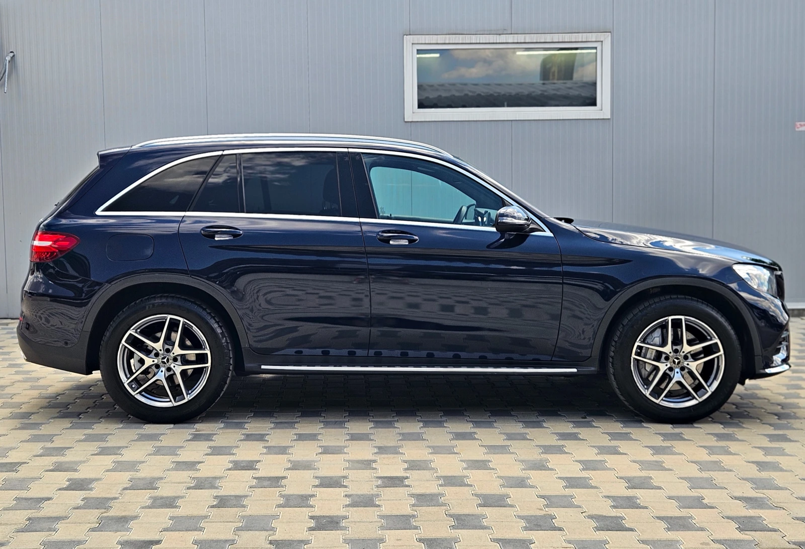 Mercedes-Benz GLC 250 AMG/9G/4MAT/GERMANY/PANORAMA/CAMERA/AIR/AUTO H/LI - изображение 4