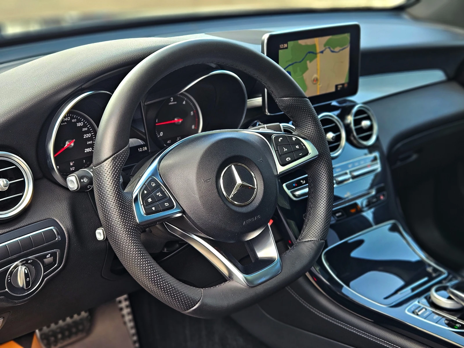 Mercedes-Benz GLC 250 ! AMG/9G/4MAT/GERMANY/PANORAMA/CAMERA/AIR/AUTO H/L | Mobile.bg   11