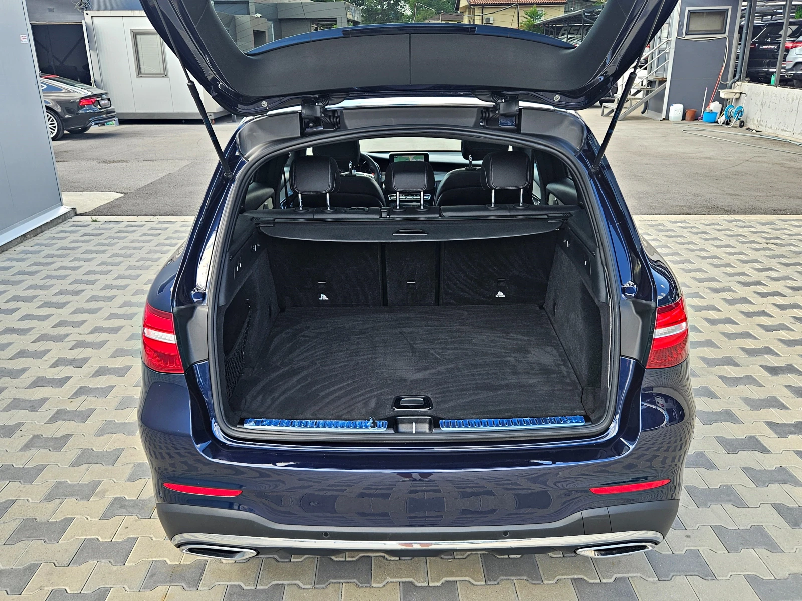 Mercedes-Benz GLC 250 AMG/9G/4MAT/GERMANY/PANORAMA/CAMERA/AIR/AUTO H/LI - изображение 8