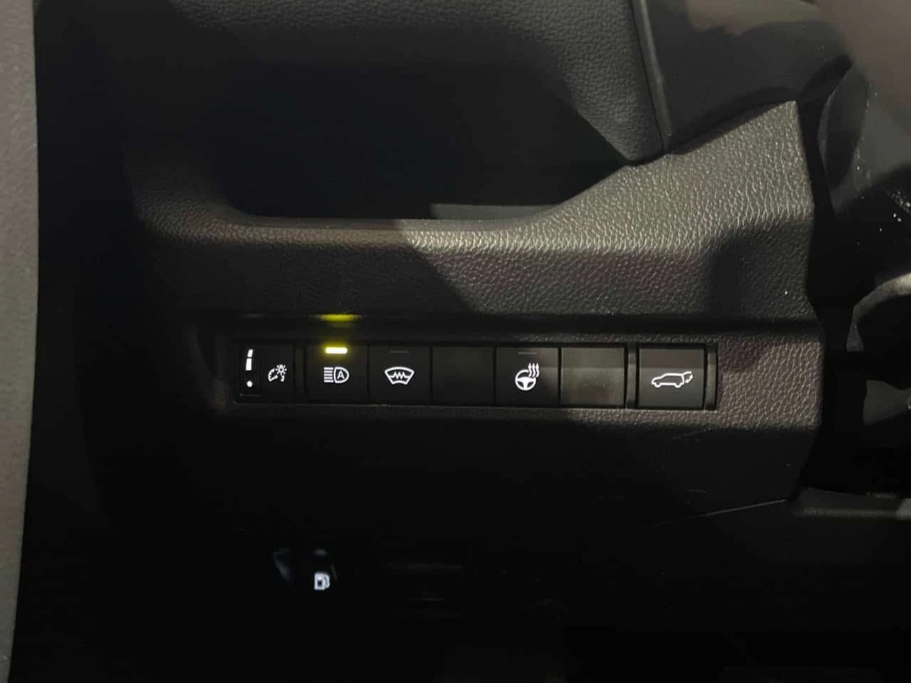 Toyota Rav4  Hybrid XLE AWD/CARFAX/PANO/ПОДГРЕВИ , снимка 17 - Автомобили и джипове - 53995910