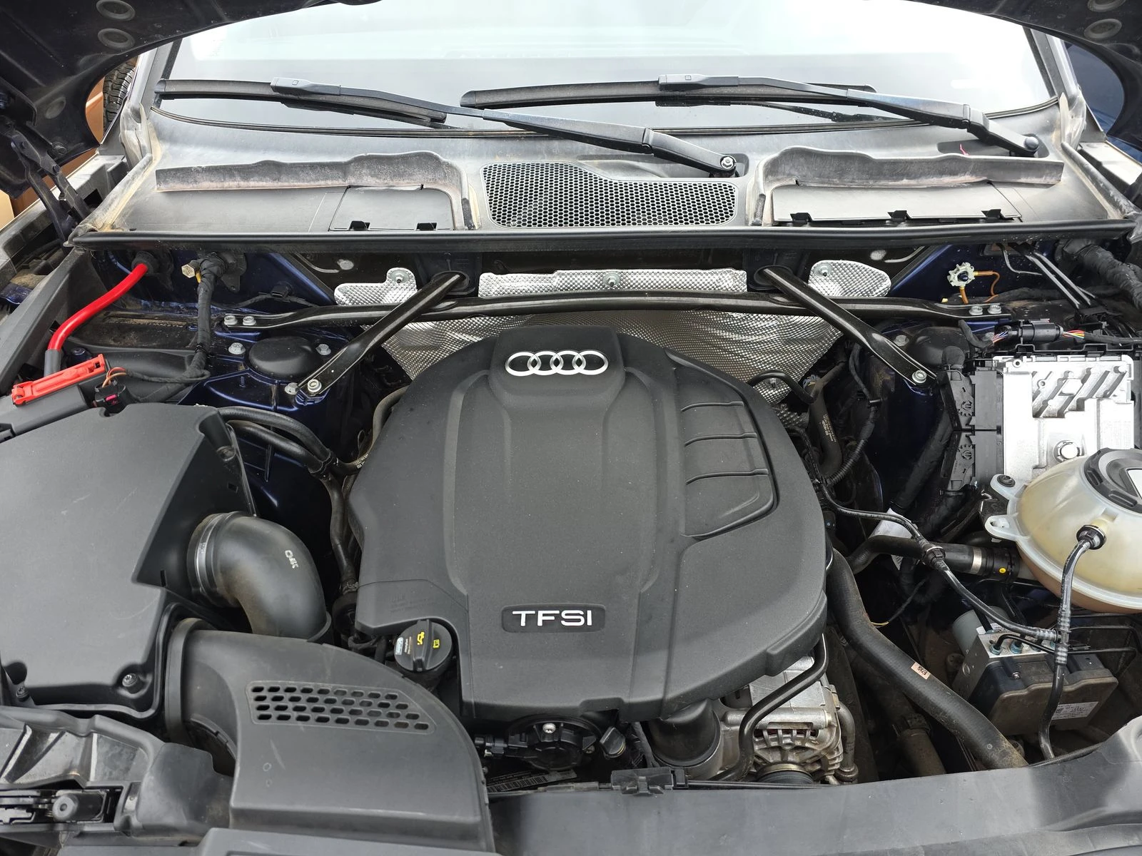 Audi Q5 2.0Т* ДИГИТАЛНО* ТАБЛО* 360КАМЕРА* ПОДГРЕВ* ПАНОРА, снимка 15 - Автомобили и джипове - 54125939