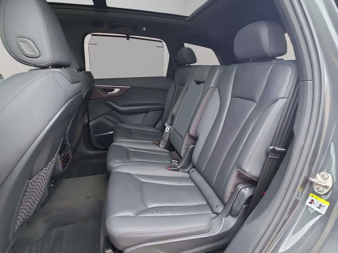 Audi Q7 55TFSI S-Line * Фиксирана цена до БГ * CARFAX * , снимка 16 - Автомобили и джипове - 54456113