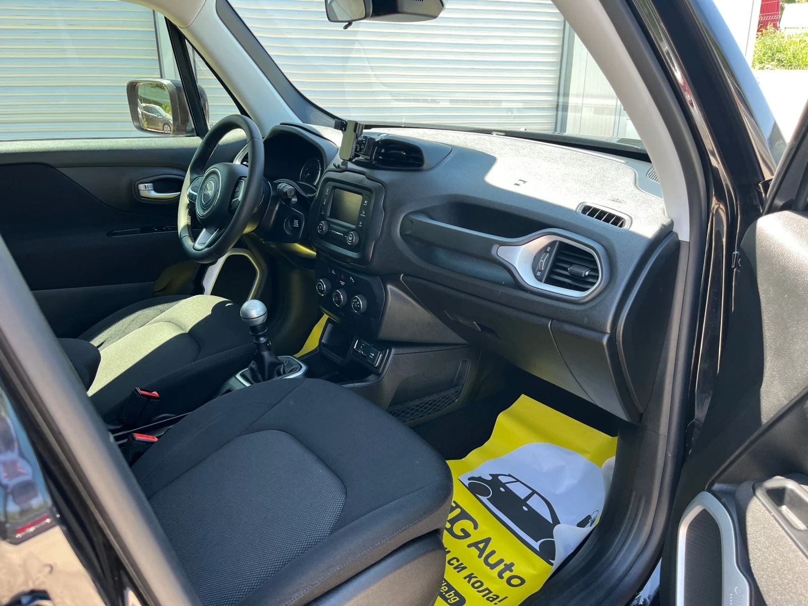 Jeep Renegade, снимка 11 - Автомобили и джипове - 55338159