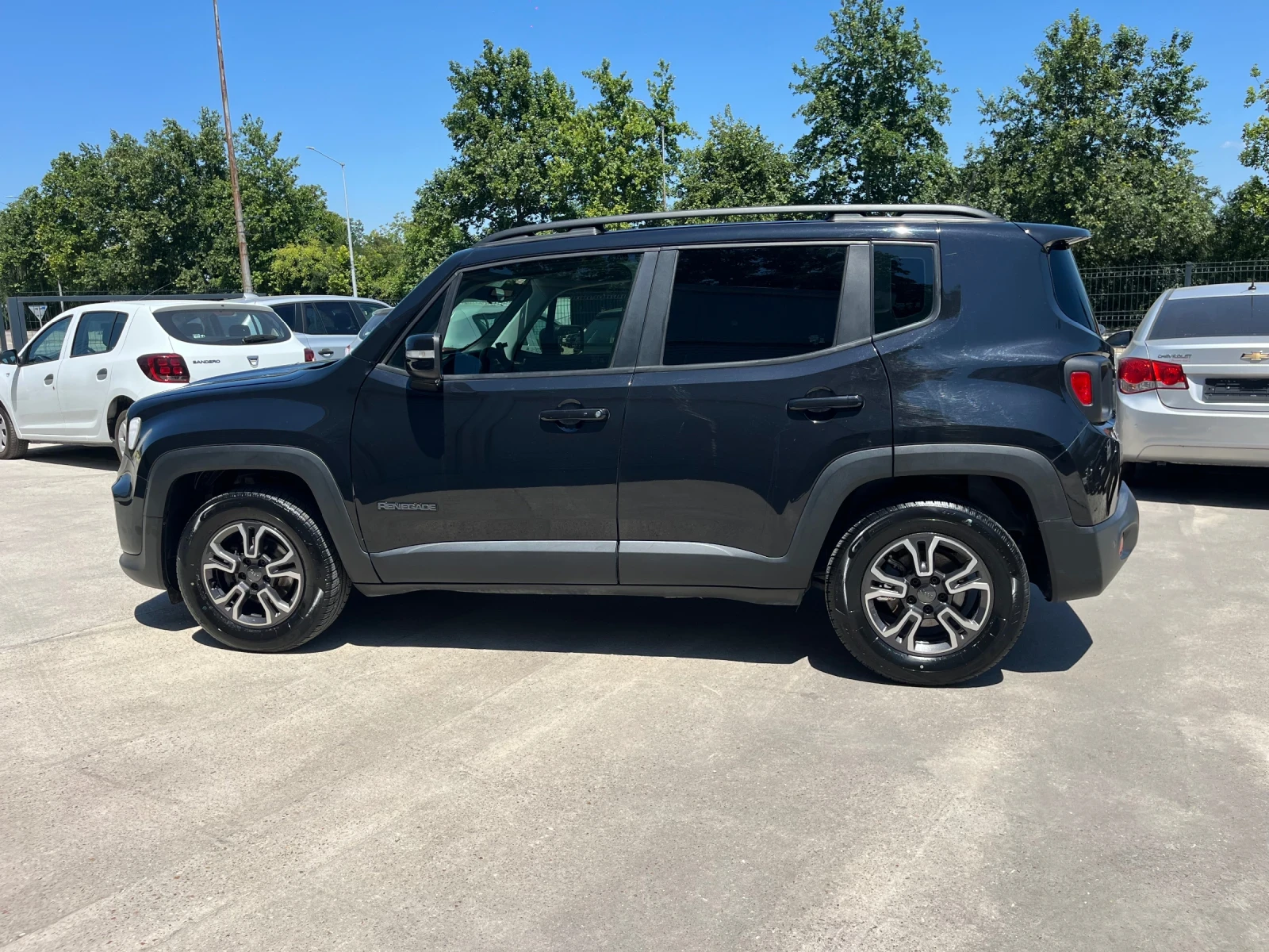 Jeep Renegade, снимка 8 - Автомобили и джипове - 55338159