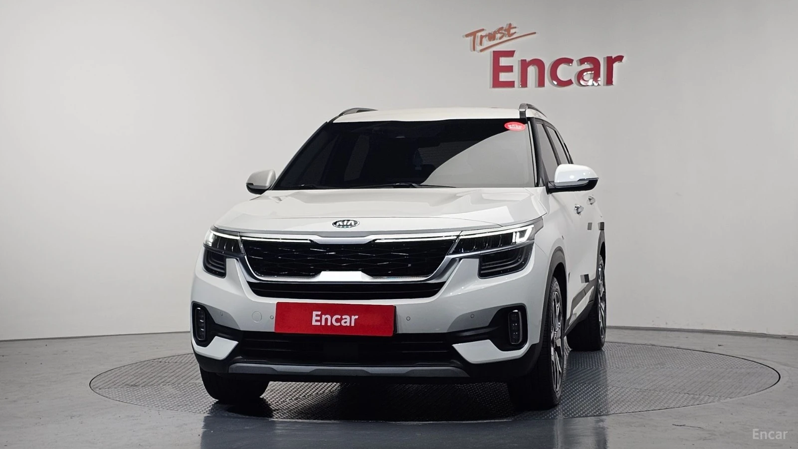 Kia Seltos 1.6 Turbo 2WD* КОЖА* ОБДУХВ* НАВИ, снимка 3 - Автомобили и джипове - 55493657