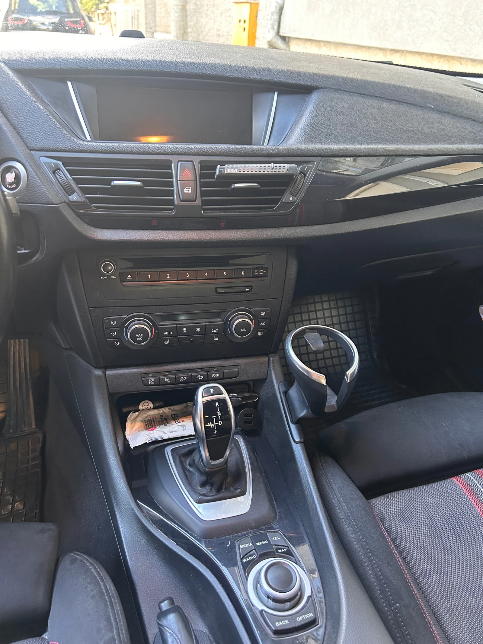 BMW X1, снимка 10 - Автомобили и джипове - 56658311