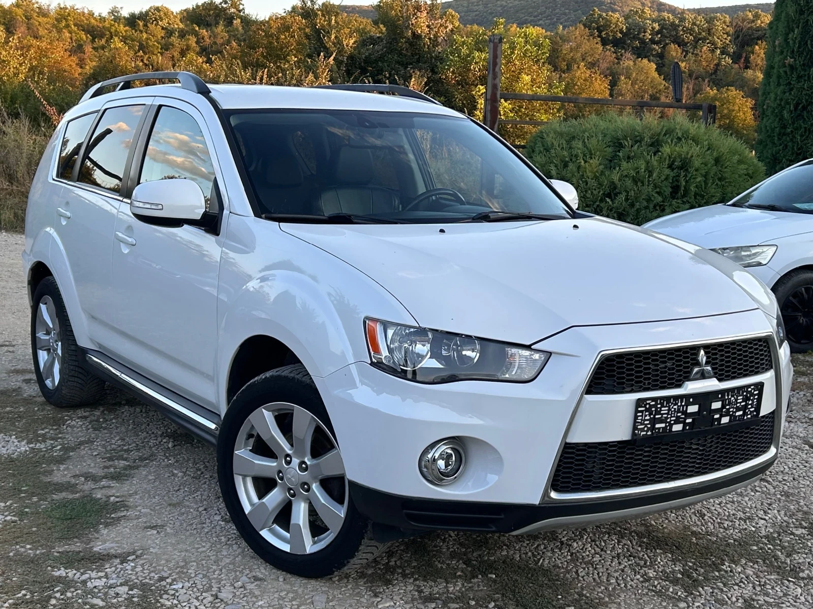 Mitsubishi Outlander 2.2DI-D 4x4 КОЖА DVD КАМЕРА Е5, снимка 3 - Автомобили и джипове - 56227067
