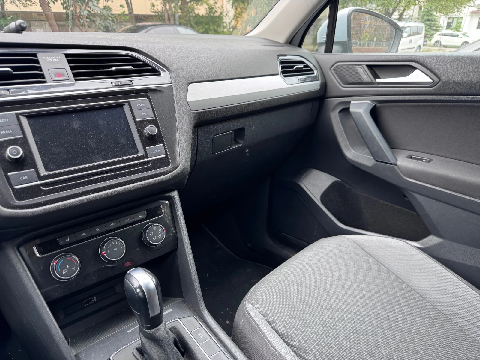 VW Tiguan, снимка 4 - Автомобили и джипове - 56484564