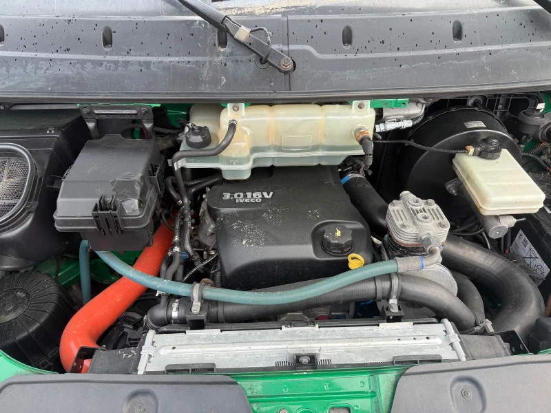 Iveco Daily 40C18 KAT Б 3.5Т, снимка 9 - Бусове и автобуси - 53596881