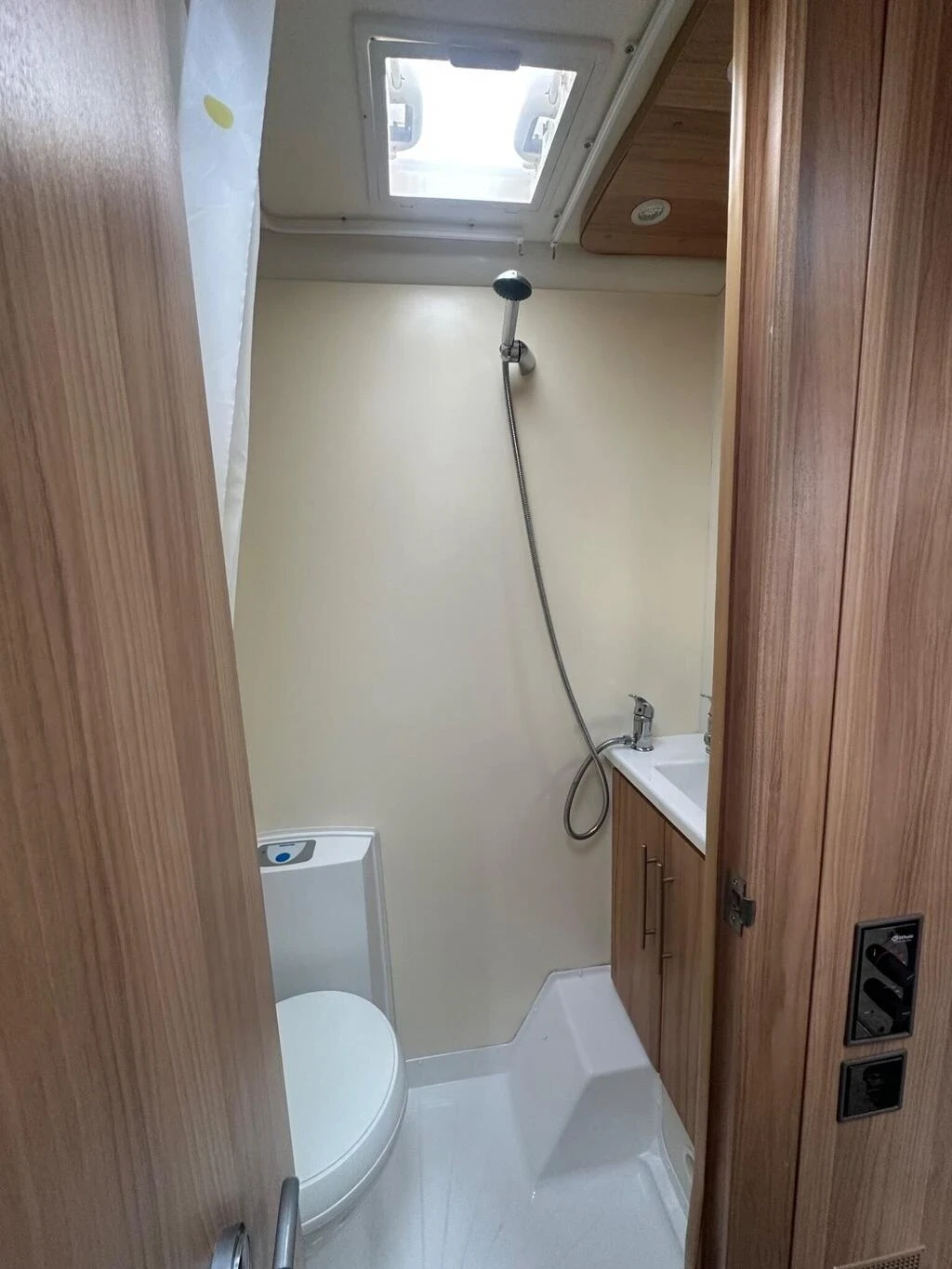 Каравана Bailey Orion 450-5, снимка 16 - Каравани и кемпери - 53966449