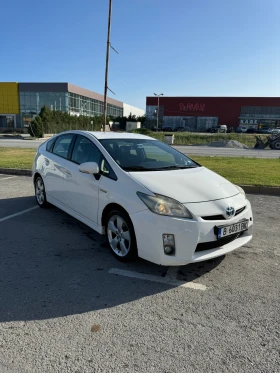 Toyota Prius 1, 8 Хибрит Кей лес 