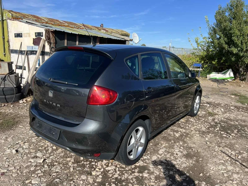 Seat Altea 1.6tdi, снимка 4 - Автомобили и джипове - 47455990