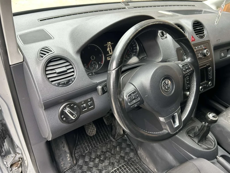 VW Caddy 2.0 6 ск.140 коня, снимка 10 - Автомобили и джипове - 48642381