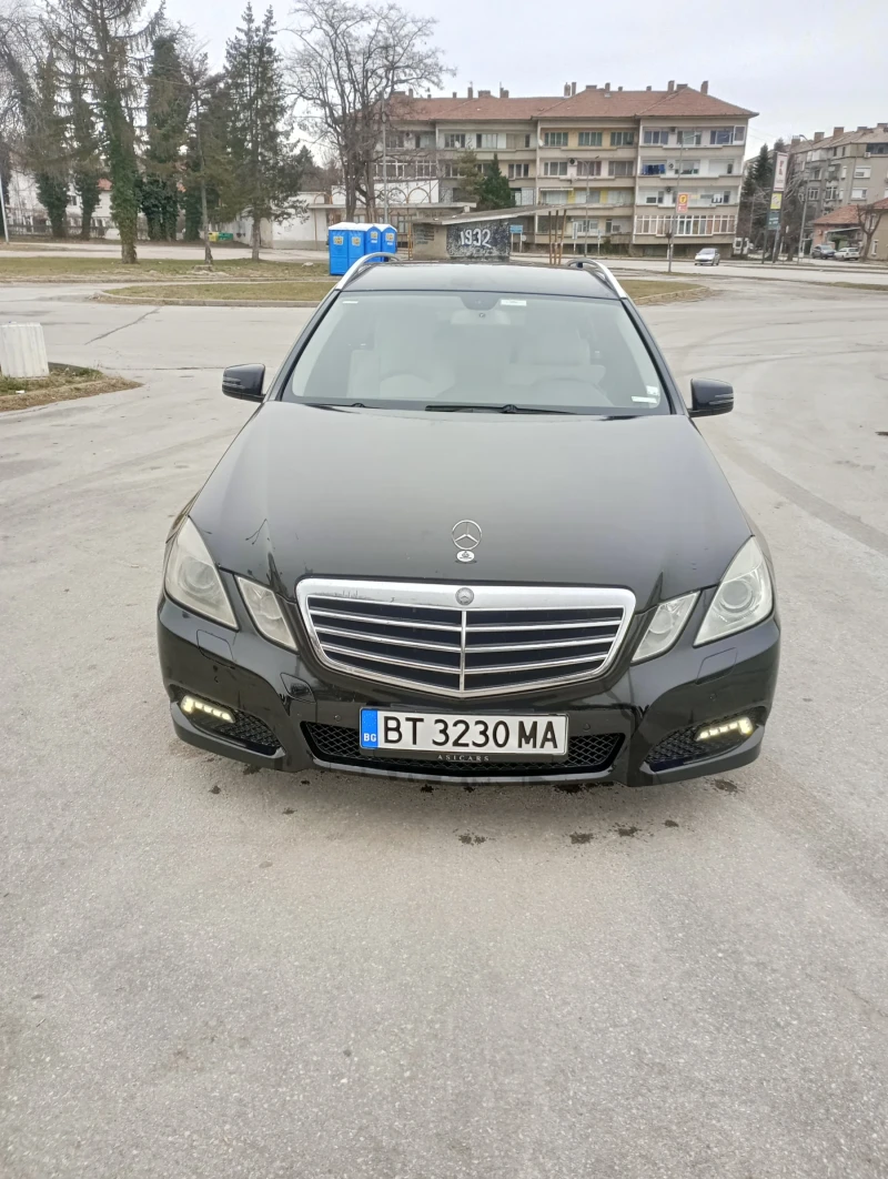 Mercedes-Benz E 220, снимка 1 - Автомобили и джипове - 48649747