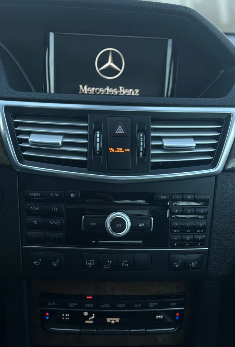 Mercedes-Benz E 500 4Matic , снимка 8 - Автомобили и джипове - 52811251