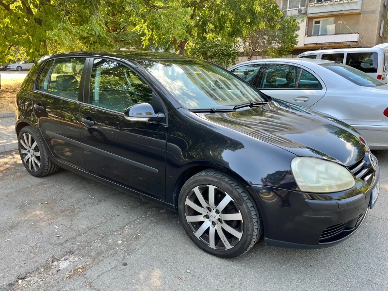 VW Golf 1.6 FSI, снимка 5 - Автомобили и джипове - 51150369