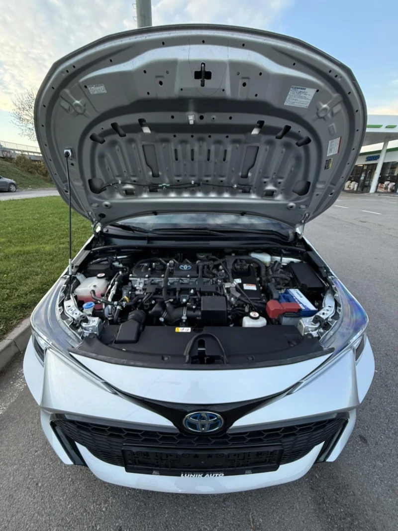 Toyota Corolla HYBRID 70000км, снимка 15 - Автомобили и джипове - 52406928