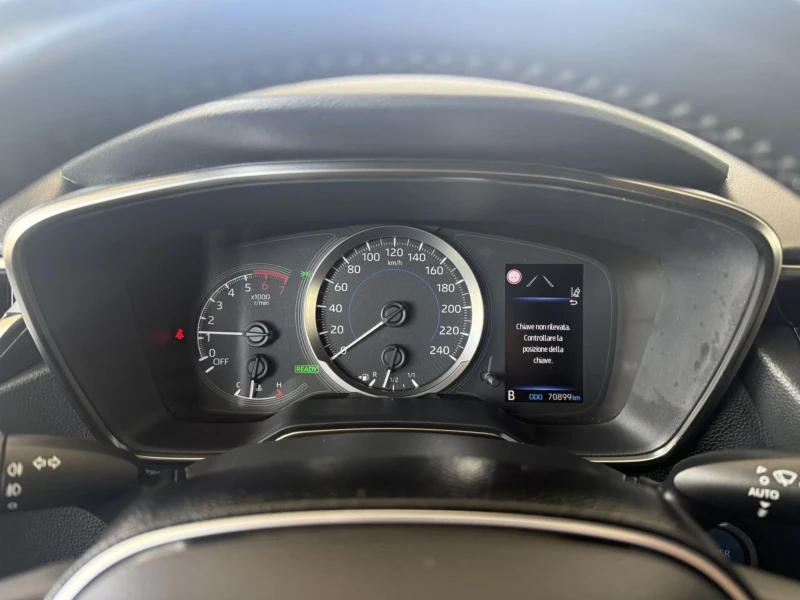 Toyota Corolla HYBRID 70000км, снимка 6 - Автомобили и джипове - 52406928