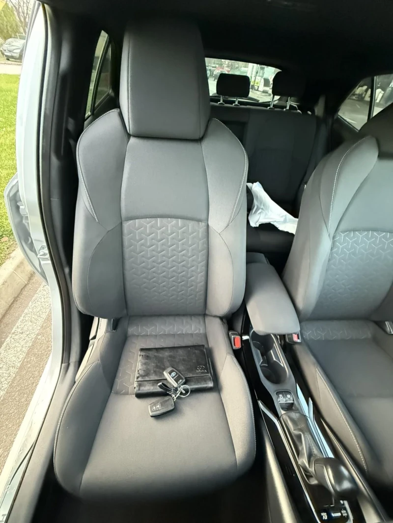 Toyota Corolla HYBRID 70000км, снимка 9 - Автомобили и джипове - 52406928