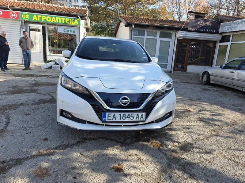 Nissan Leaf , снимка 2 - Автомобили и джипове - 52416196