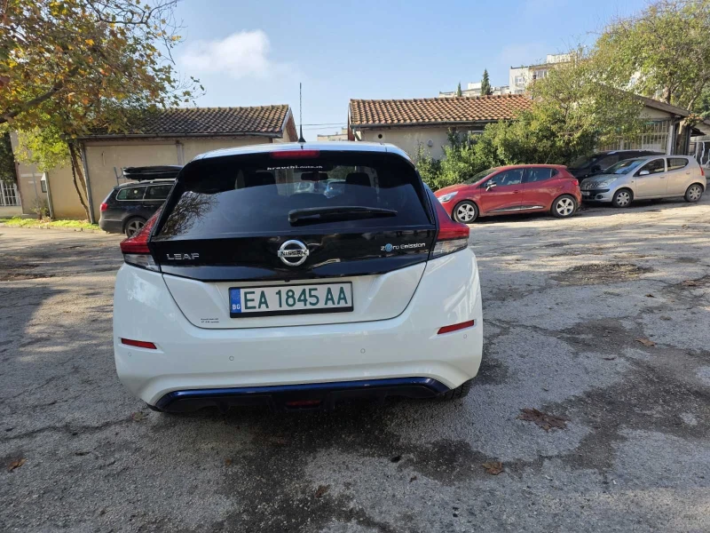 Nissan Leaf , снимка 5 - Автомобили и джипове - 52416196