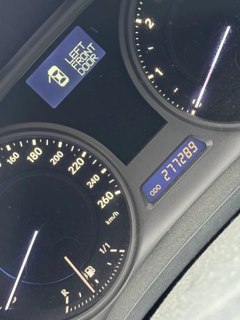 Lexus IS 220d, снимка 10 - Автомобили и джипове - 52772418