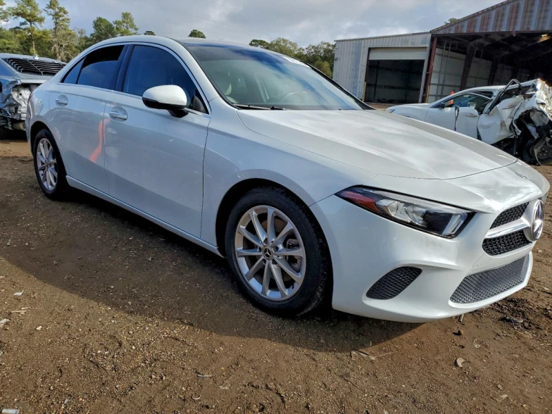 Mercedes-Benz A 220 ПЕРФЕКТНА* РЕАЛНИ КМ, снимка 2 - Автомобили и джипове - 52852613