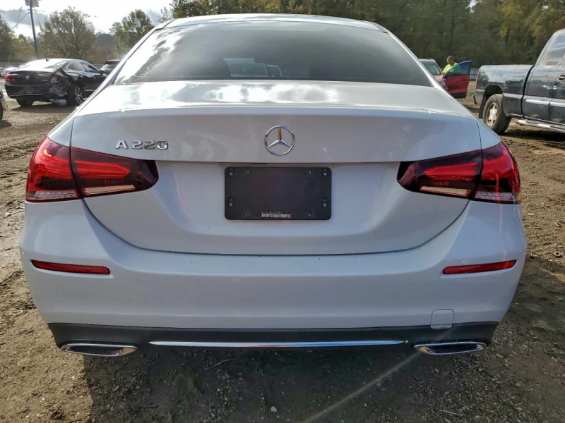 Mercedes-Benz A 220 ПЕРФЕКТНА* РЕАЛНИ КМ, снимка 6 - Автомобили и джипове - 52852613