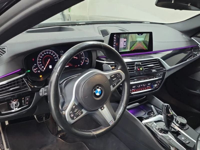 BMW 550 * M550I XDRIVE * CARFAX * БЕЗ ПЪРВОНАЧАЛНА ВНОСКА, снимка 10 - Автомобили и джипове - 52908102