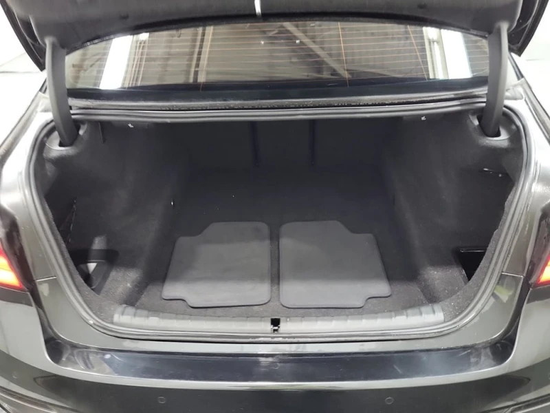 BMW 550 * M550I XDRIVE * CARFAX * БЕЗ ПЪРВОНАЧАЛНА ВНОСКА, снимка 17 - Автомобили и джипове - 52908102