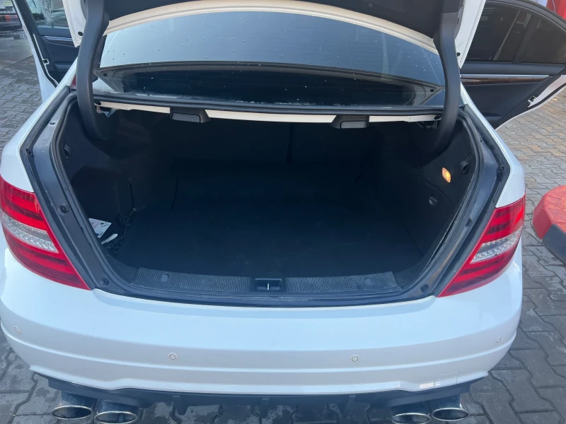 Mercedes-Benz C 300 Бензин, снимка 7 - Автомобили и джипове - 52917751